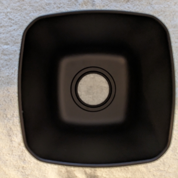 iDesign Bronze Metal Tissue Box Cover - New, Never Used - Picture 4 of 5